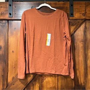 New Time and Tru relaxed fit long sleeve tee